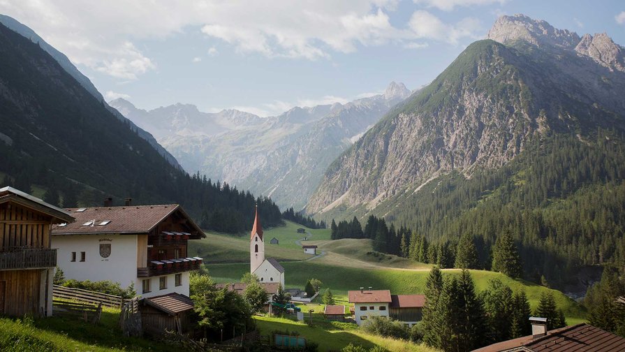 Anfrage im Hotel Bergmahd